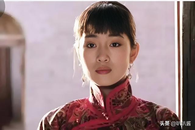 分手30年，被法国老公7字评价的巩俐，活成张艺谋高攀不起的存在