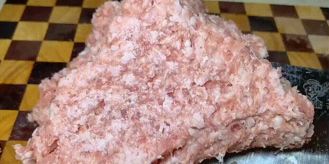 冬天多给家人包这馅饺子	，暖心又养胃，鲜嫩多汁又解馋，一口一