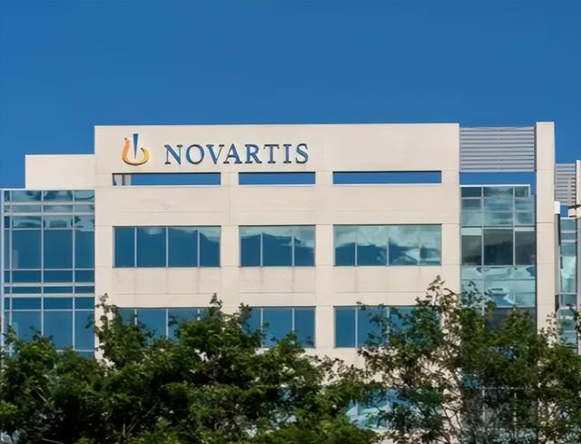 历史开了个玩笑！先倒下的不是乌克兰，而是百年中立的瑞士？