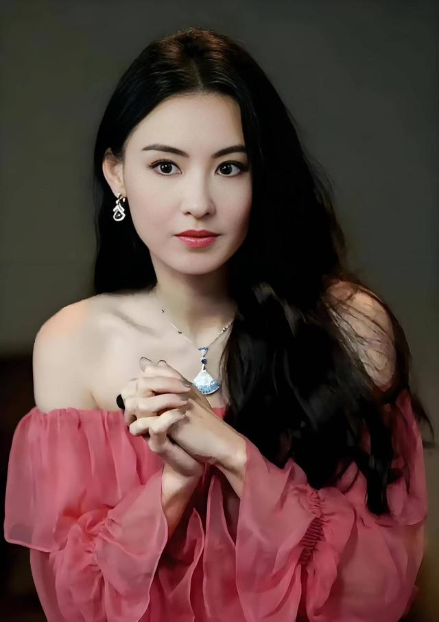 年轻时管不住下半身，如今却让18岁儿子买了单，张柏芝她后悔吗？