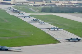 真显摆！美国12架B2全体起飞震慑世界，轰20啥时候也能够这样？图片