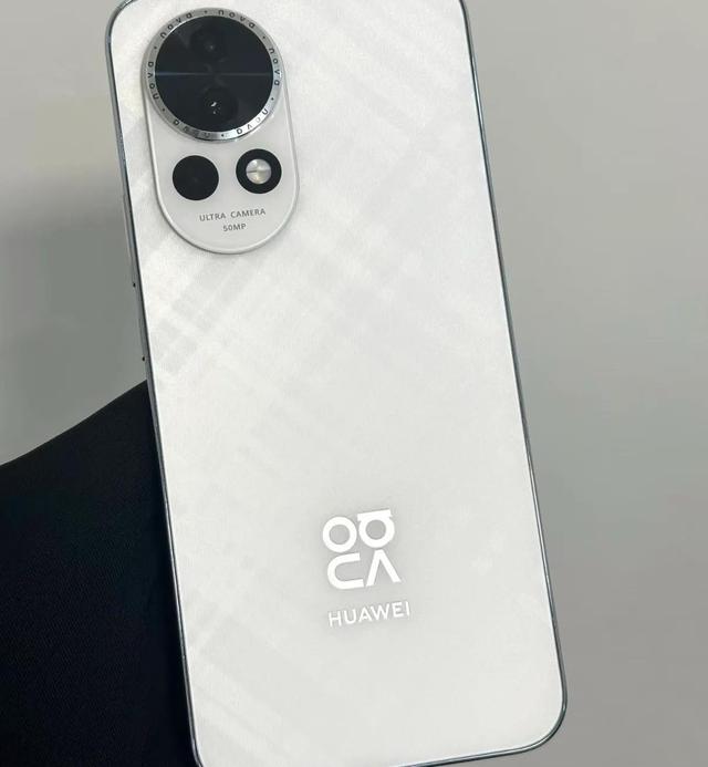 华为nova手机耐用榜：四款主力机型全面解析，用户该避开哪些坑？