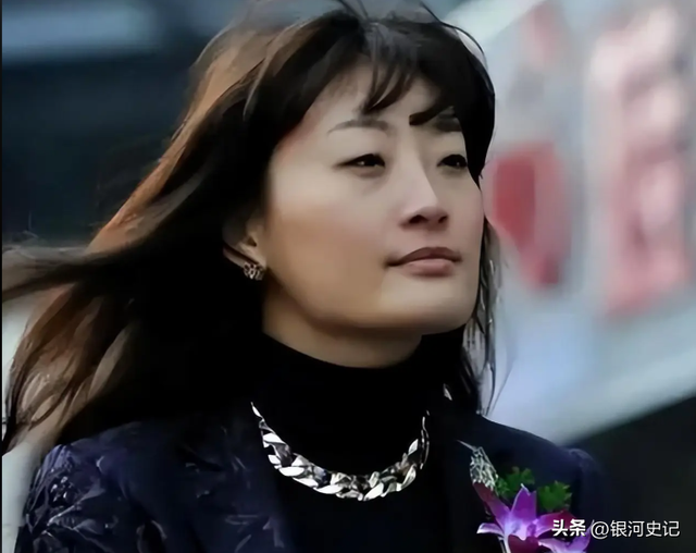 大瓜！宗家海外资产大曝光，美国买1.8亿豪宅，宗馥莉为亲妈铺路