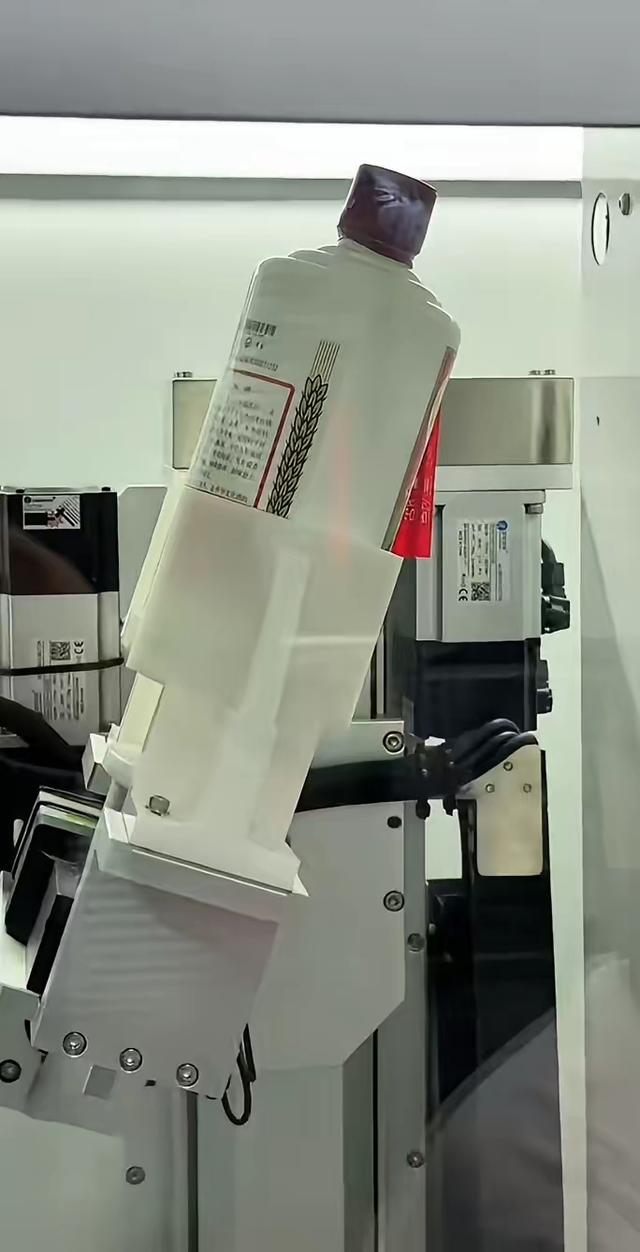 谁能想到，前两年还在酒圈风光无限的“茅台哥”，会栽在自己身上