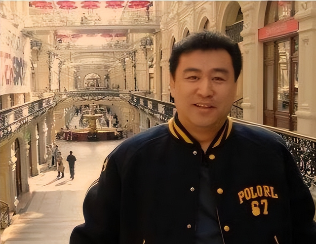 张宏民64岁单身生活曝光！不婚不育惹争议，他的回答让全网沉默