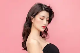 我48岁，富婆包养了我，然而，这种生活让我每天都感到不舒服！图片