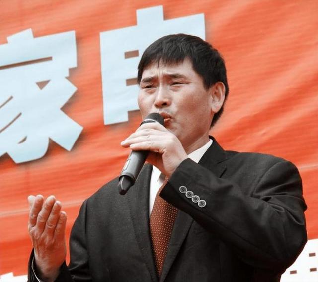 胜诉不到2月，恶心的一幕又出现了，这一次，大衣哥终于不再隐忍