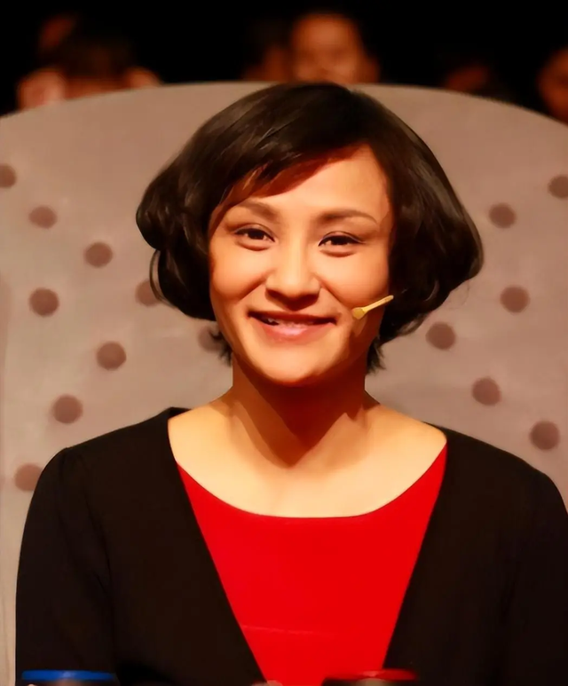 郭晶晶没想到，移居美国惨遭丈夫抛弃的高敏，已走上另一条上坡路