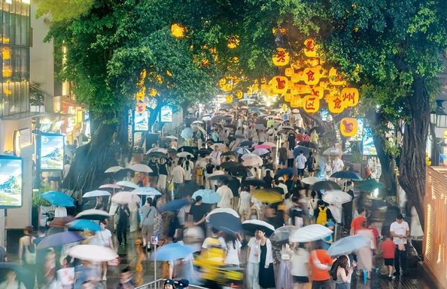 “打卡”广府 乐在其中
