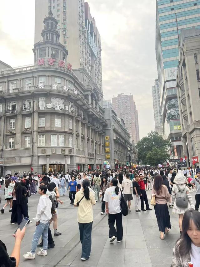 来汉口 逛江汉 | 十一江汉路这些地方爆了！