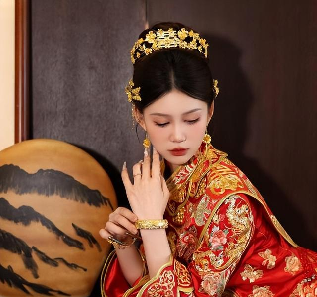 新婚夜妻子出上联：六六三十六，天天想吃肉，丈夫下联让妻子感动