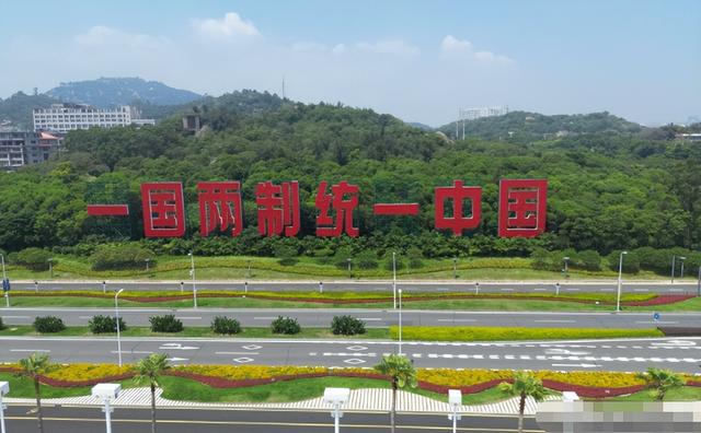 洪秀柱刚观礼完9·3阅兵，岛内支持度大反转，台当局矛头对准新北