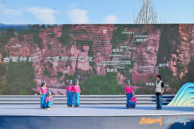 锦绣天府·安逸四川｜今冬，四川邀你享受“冰火两重天”