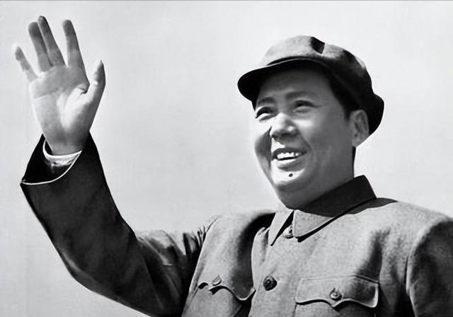 毛主席对尼泊尔首相说：你想把珠峰全部划归贵国？还有更好的办法
