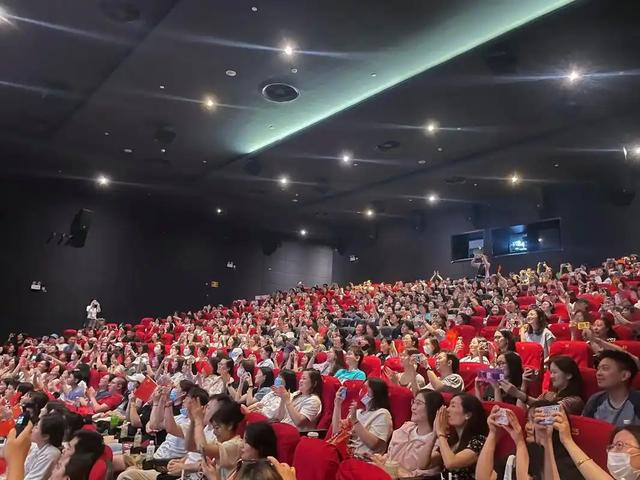 别怪观众不买票！国庆档电影遇冷？根源在于不懂民心、强行注水