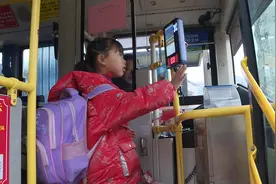 定制乡村爱心班车 点亮希望上学路图片