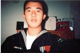 他是我国首位在美国航母上服役的华人，声称：绝不会对不起祖国图片
