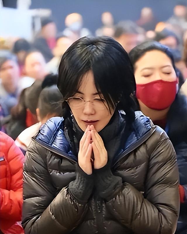 谢霆锋也没想到，自己的甜蜜女友王菲，竟走上了和张柏芝一样的路