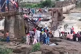 突发！印度一大桥坍塌，已致6死25失踪图片