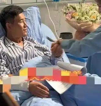时隔二十多年，嘎子和英子再重逢，两人的差距早就天差地别