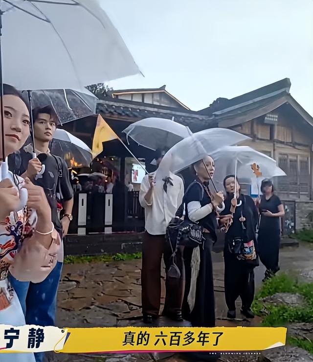 跟着《一路繁花2》打卡花溪~复刻姐姐们同款秋冬美景！