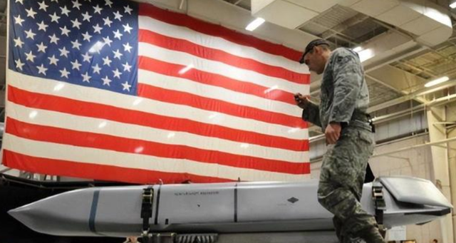 20亿美元改个名，五角大楼的账单藏着啥，美国符号政治比枪炮贵？