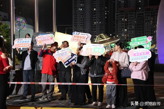 百万粉丝博主唱游贵港!你在现场吗?直播荷城圈粉全国