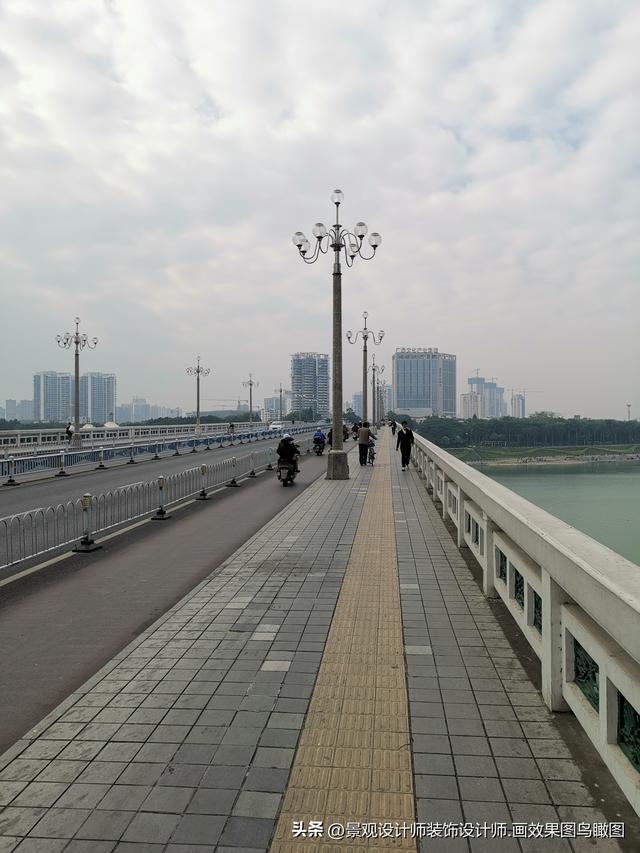 广西壮族自治区南宁市邕江大桥.民生广场