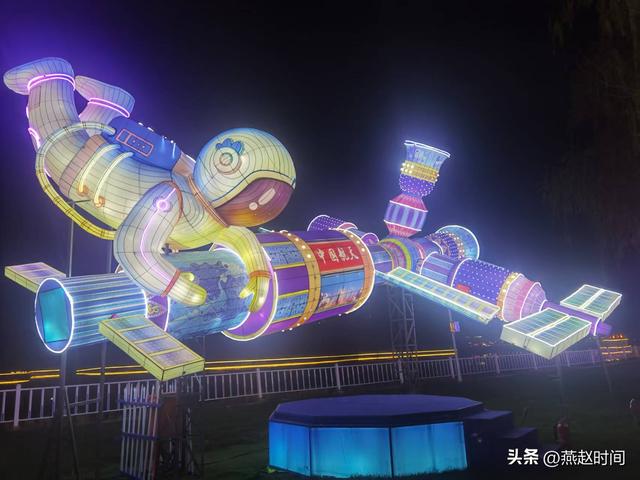 河北涿州“通会灯市”启幕喜迎国庆，首日涌入京津冀游客近5万人