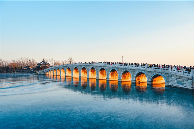 “冬至在头，冻死老牛；冬至在尾，单衣过冬”，今年冬至在哪儿？