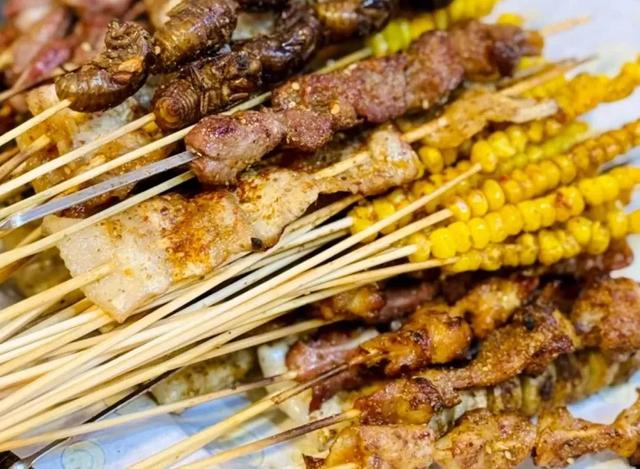 候车新玩法！机器人“墨茵”上岗，这里还有专属福利