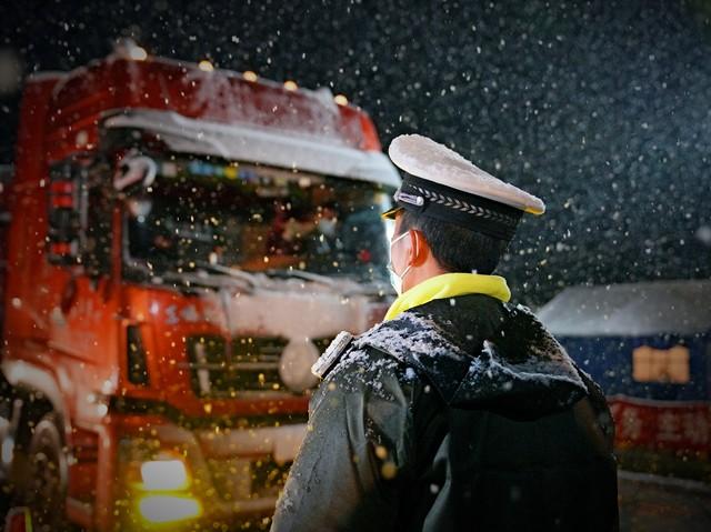 破防！便衣中国军人，自带“安全感滤镜”