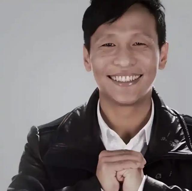 牡丹花下死，做鬼也风流！如今，谁也劝不了“抛妻娶粉”的宋小宝