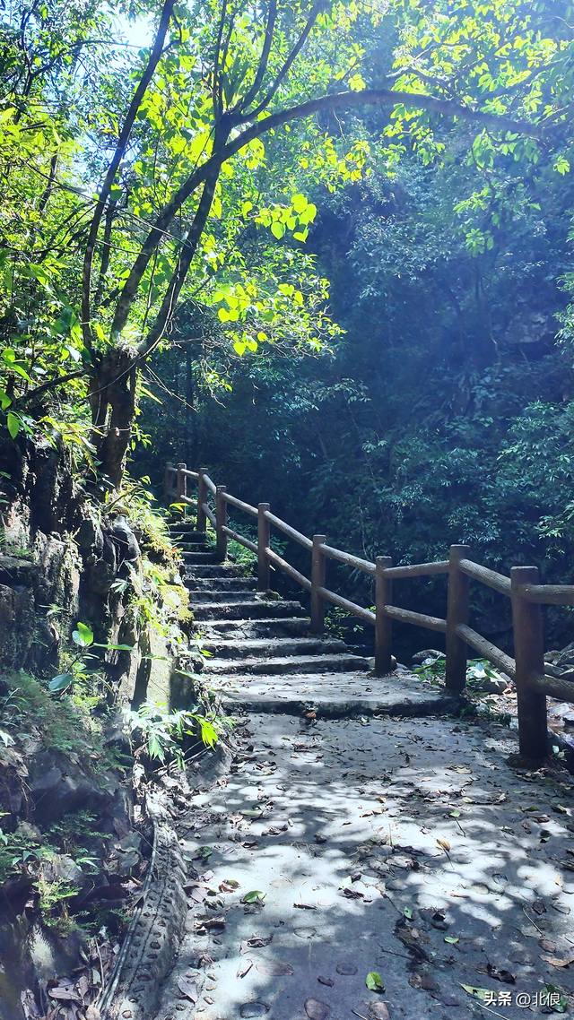 实测桂林宛田在水一汸小溪，景区升级暂停营业但仍允许游客自行游
