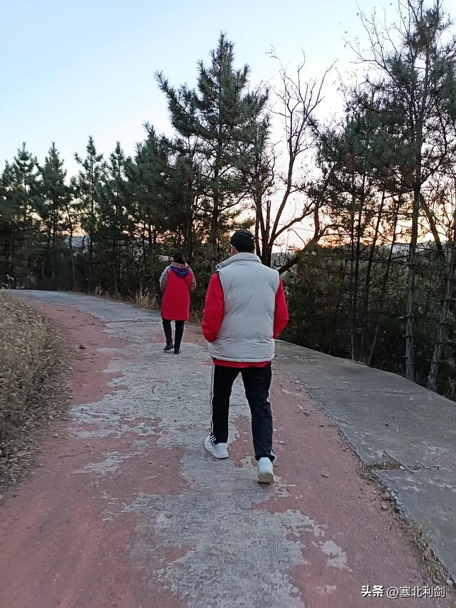 张家口市郊区还有如此丹霞地貌！