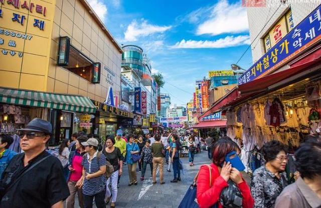 继德国之后，英国也开始贴出“中文标语”？中国游客：不能够接受