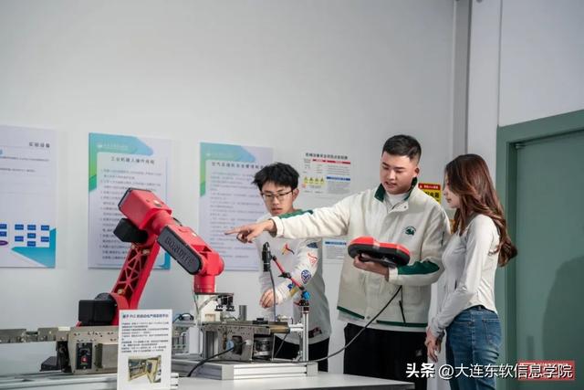 4项国家级一等奖！学校在中国机器人及人工智能大赛上大放异彩