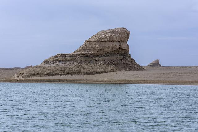 青海旅游-海西州-乌素特水上雅丹景区