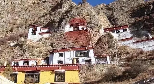 拉萨1小时直达！1500年悬崖寺庙扎叶巴寺，才是灵魂净地