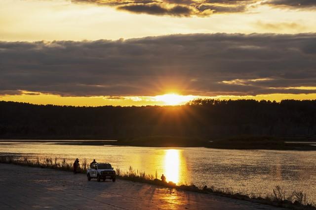 别再去热门景点了！这10个清静小城，人少景美消费低，值得一去