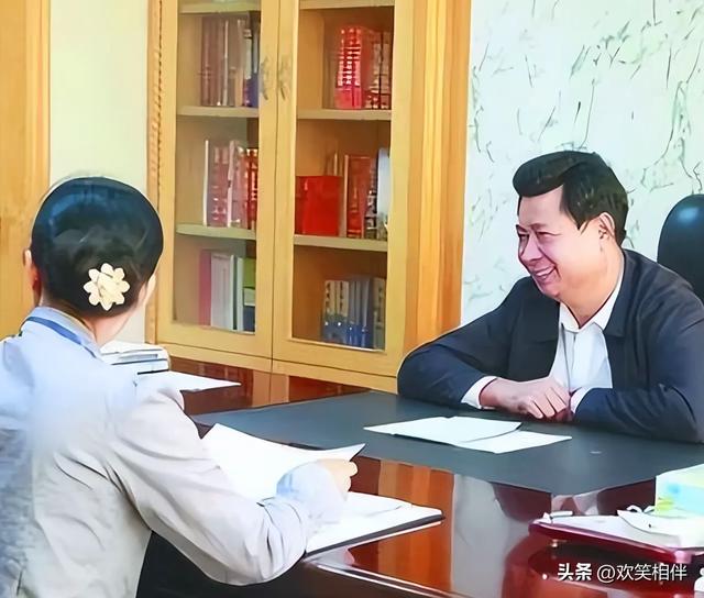 与60多名女性保持不正当性关系，喊着反腐却敛财上亿元的市委书记