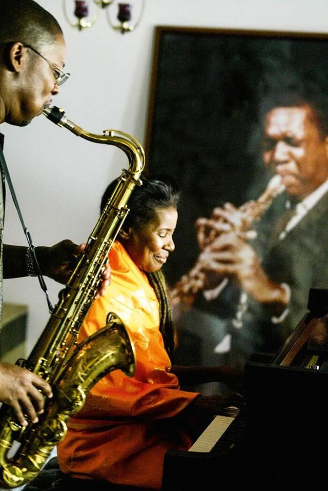 极乐之歌：爱丽丝·柯川的音乐修行