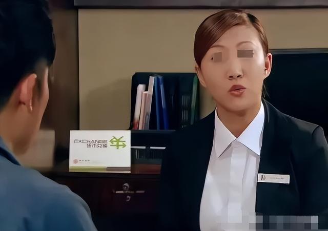 商丘36岁银行女经理家中自缢:丈夫已死，储户赔偿难，银行不担责