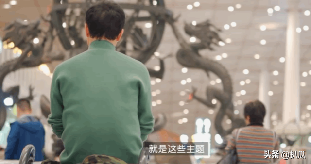 消失200天后，张颂文高调现身，大杂院内摆满废品，混得这么惨吗?
