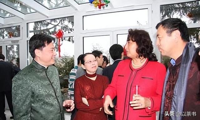 郎平做梦也没想到，曾获五连冠女排队长杨锡兰，如今在瑞士当保安