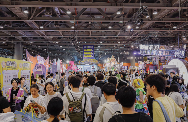 “痛文化”席卷大江南北！全红婵痛包引断货，千亿生意凭啥爆火？