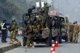 大动作来了，巴铁港口被封，170万巴军作出选择，印度忙着搬救兵图片