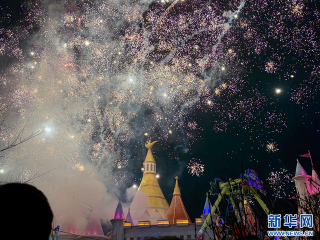 青海湟中：河湟韵里庆新岁 流光溢彩过新年