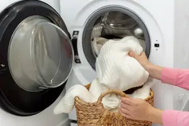 洗衣机在脱水时发出异常的噪音，可能是什么原因，应该如何处理？图片