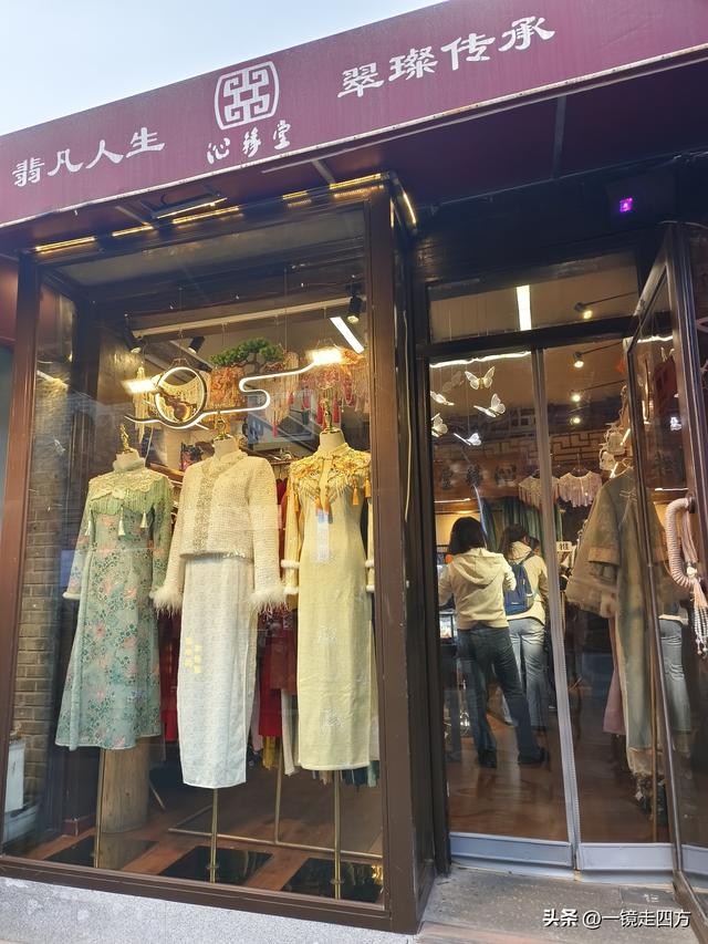 北京雍和宫边的五道营胡同，已成为文艺青年的网红打卡地